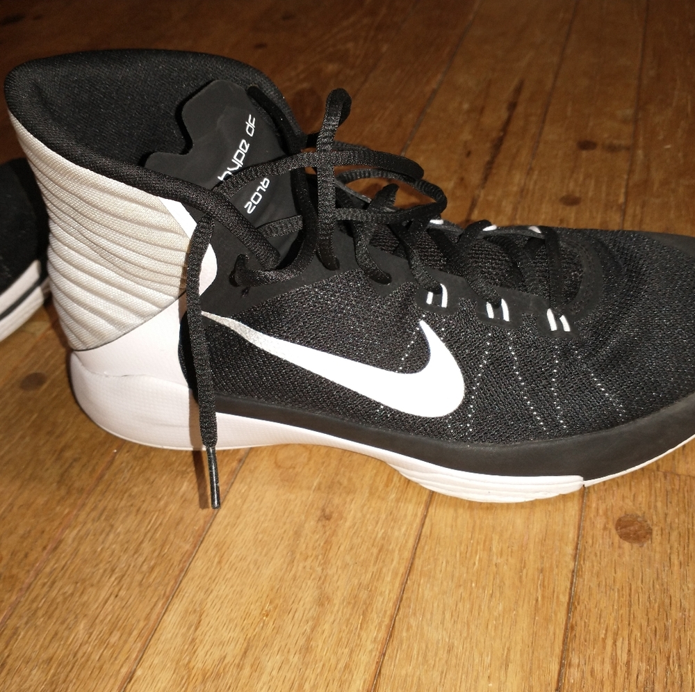 Nike Men's Hype DF 2016 Basketball Shoes